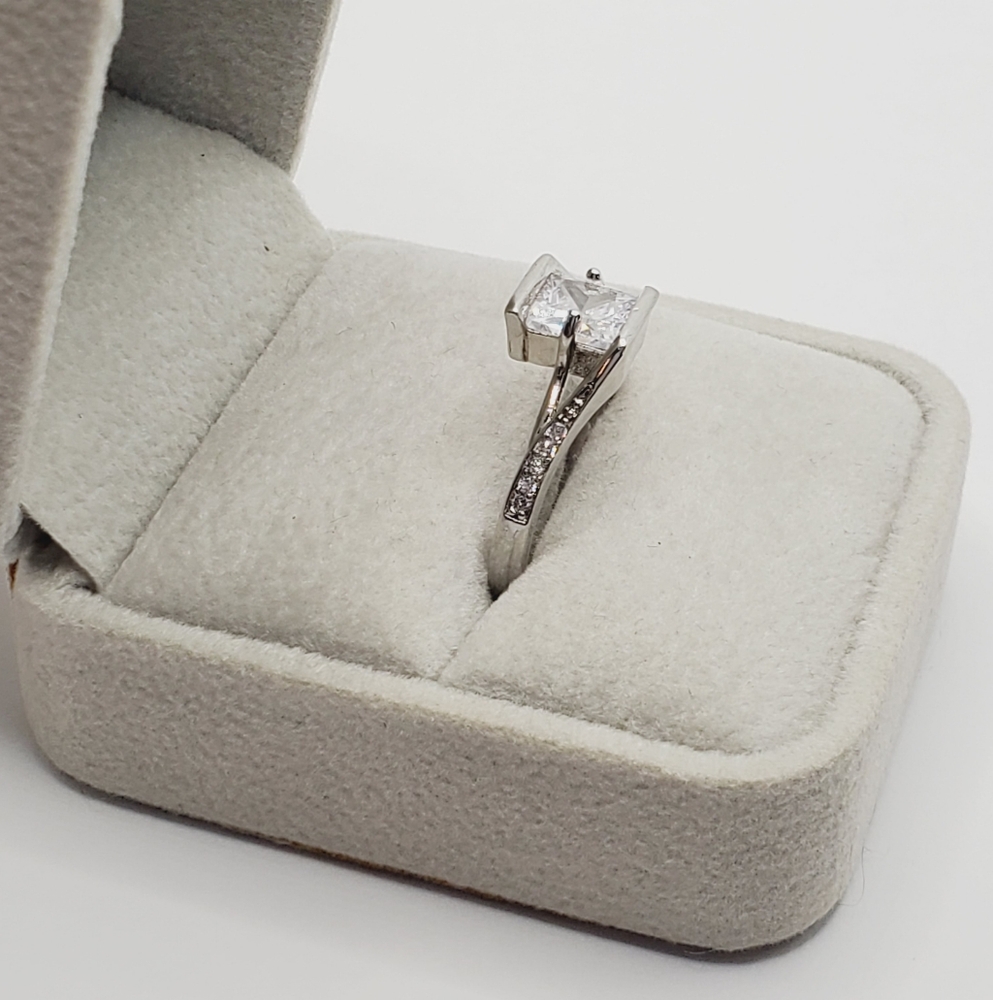 Princess Cut Ring - Picture 2 of 6